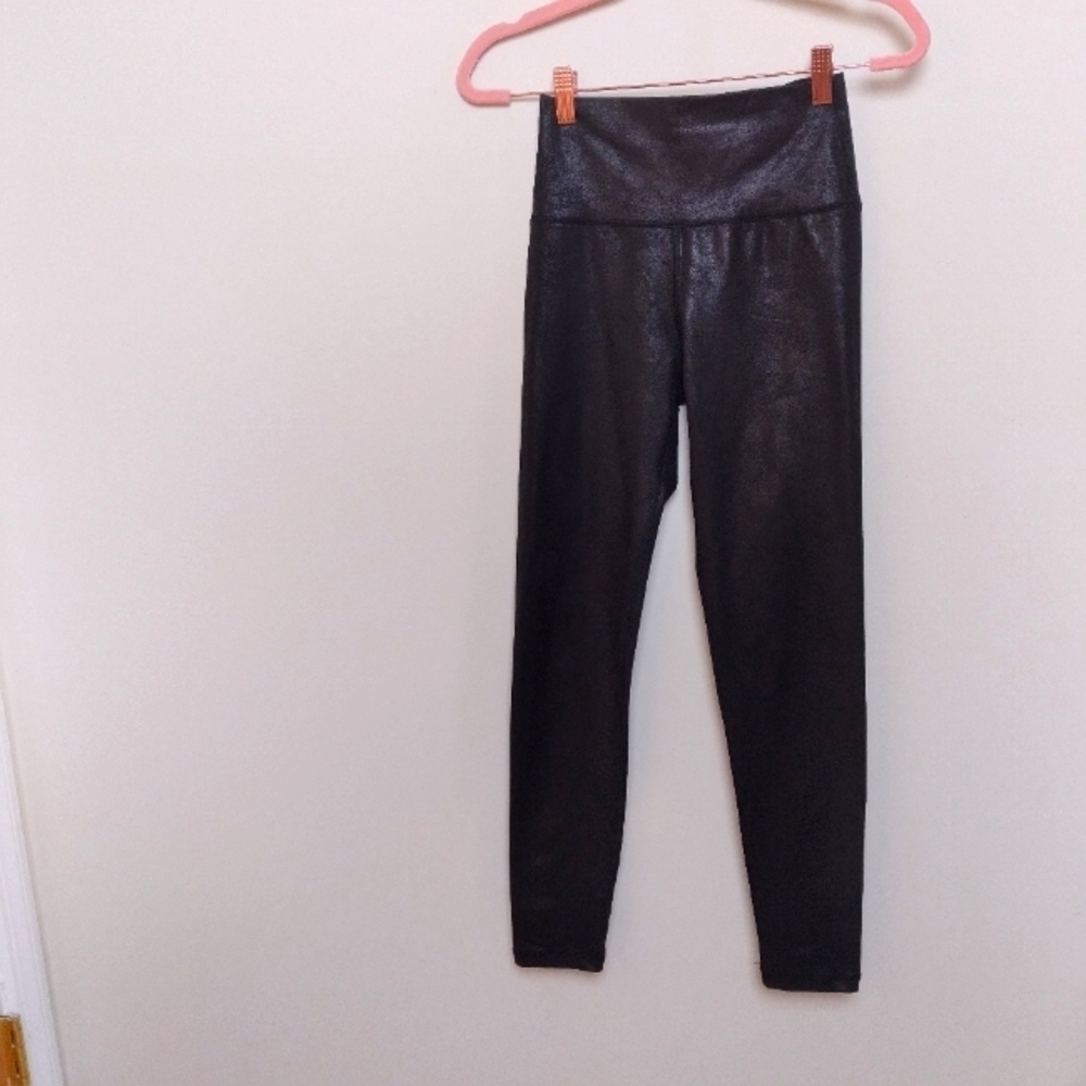 Offline by Aerie Black Crackle High Waist Athletic Leggings Size Small